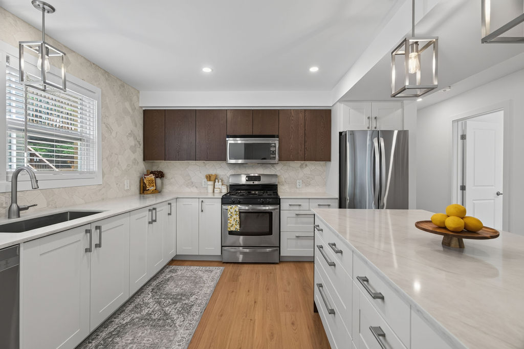 Byron-Springbank: 3 Bedroom Apartment Main Unit A - Image 7