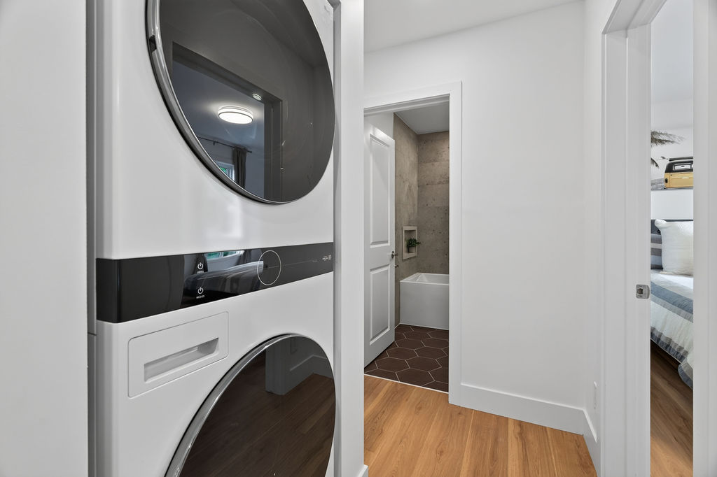 Byron-Springbank: 3 Bedroom Apartment Main Unit A - Image 9
