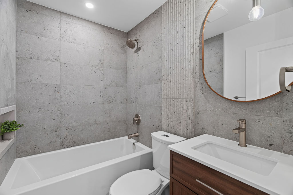 Byron-Springbank: 3 Bedroom Apartment Main Unit A - Image 10