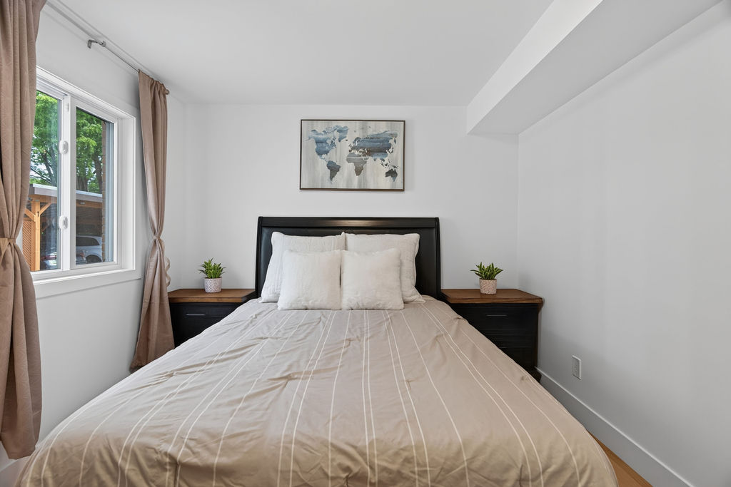 Byron-Springbank: 3 Bedroom Apartment Main Unit A - Image 12