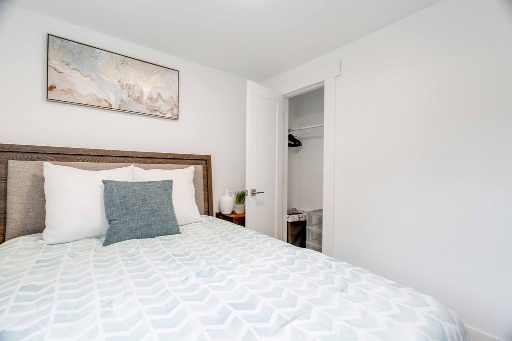 Old South: 1 Bedroom Century Apartment Unit 6 - Image 11