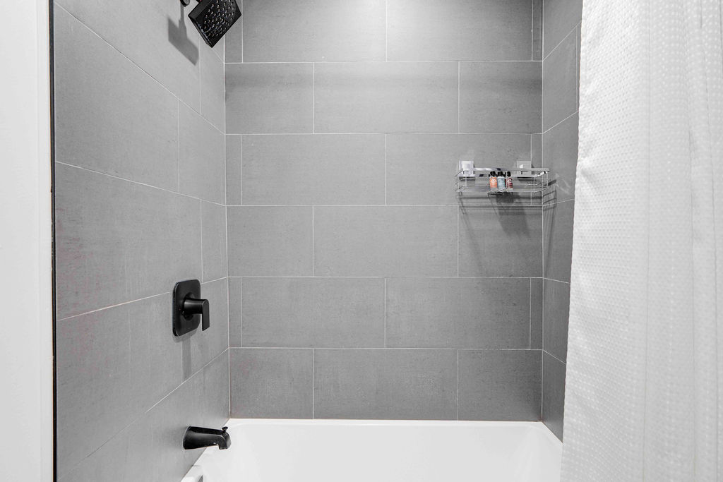 Old South: 1 Bedroom Century Apartment Unit 8 - Image 18