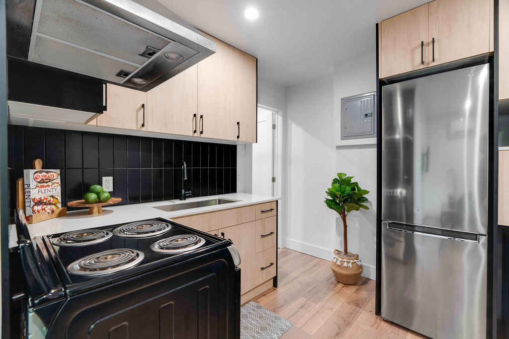 Old South: 1 Bedroom Century Apartment Unit 8 - Image 4