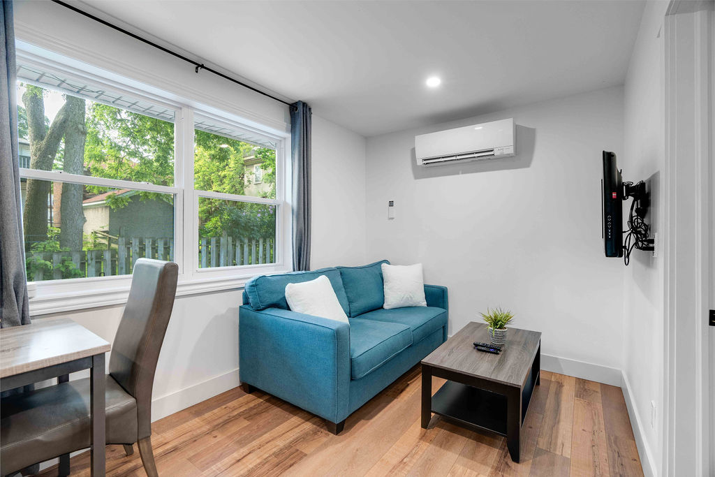 Old South: 1 Bedroom Century Apartment Unit 8 - Image 8