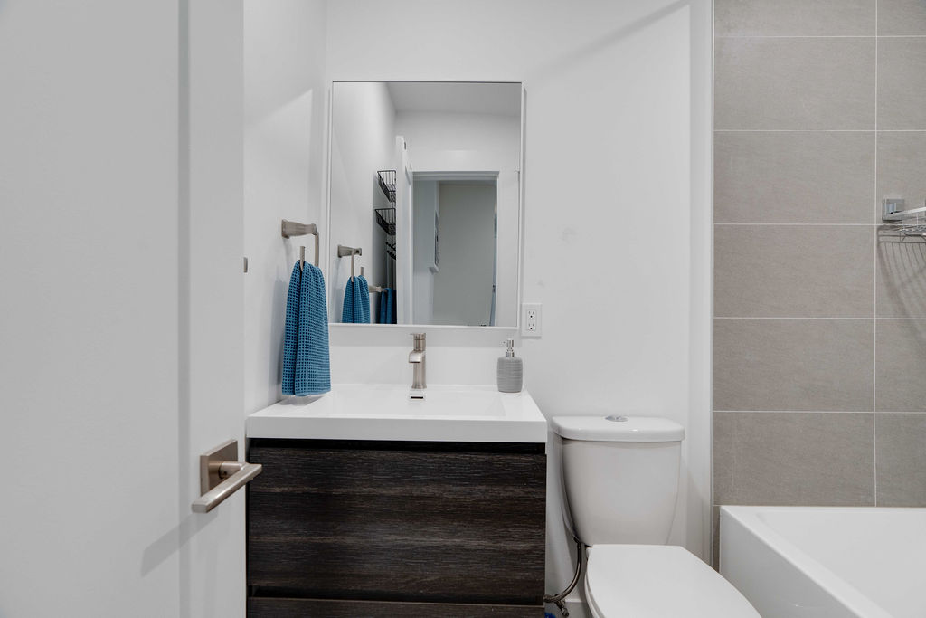 Old South: 1-Bedrooms Century Apartment Unit 9 - Image 12