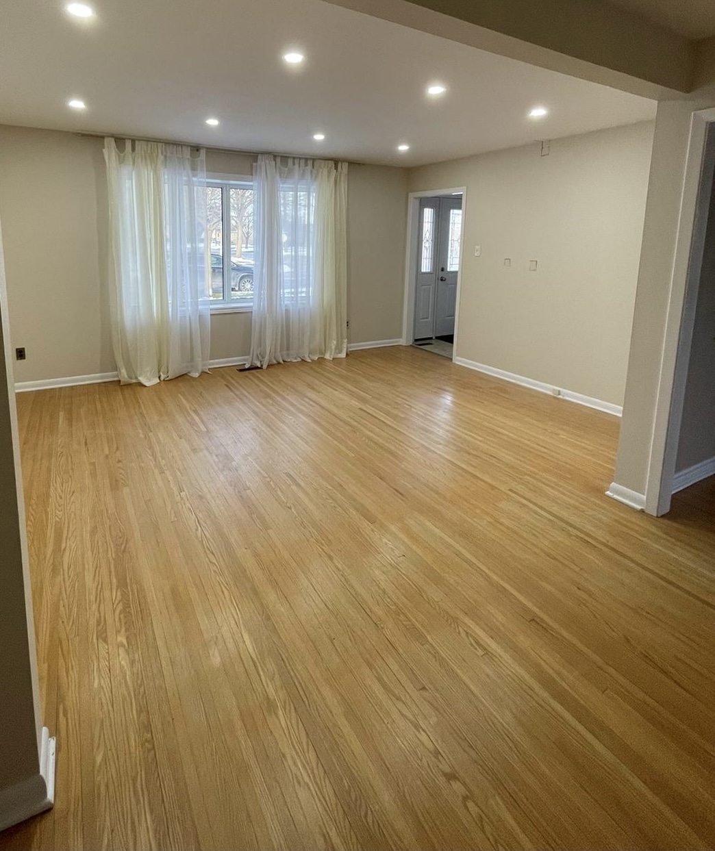 Westminster; 3 Bed + Den, 1.5 Bath Home - Image 5