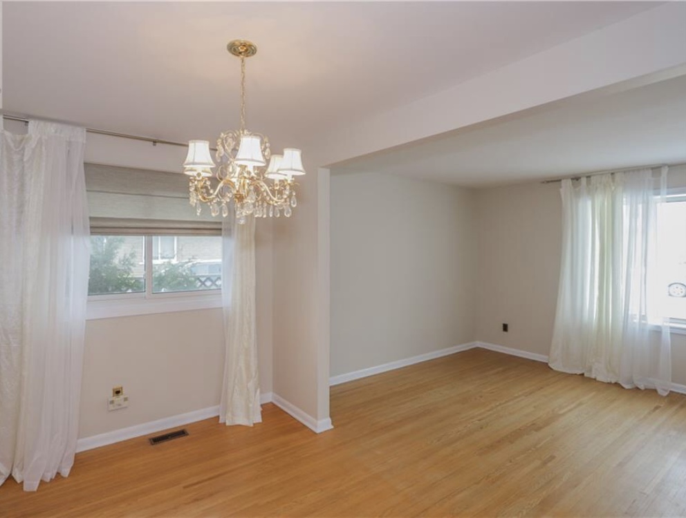 Westminster; 3 Bed + Den, 1.5 Bath Home - Image 8