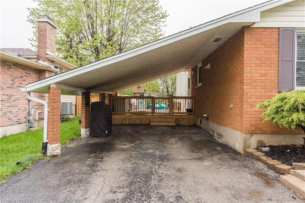 Westminster; 3 Bed + Den, 1.5 Bath Home - Image 7