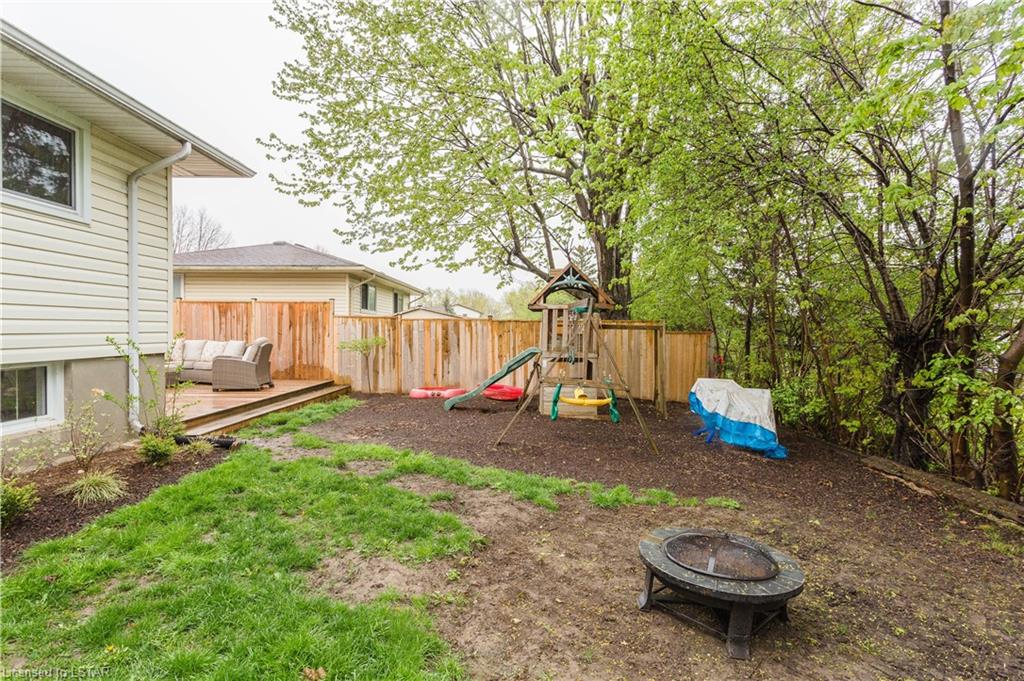 Westminster; 3 Bed + Den, 1.5 Bath Home - Image 32