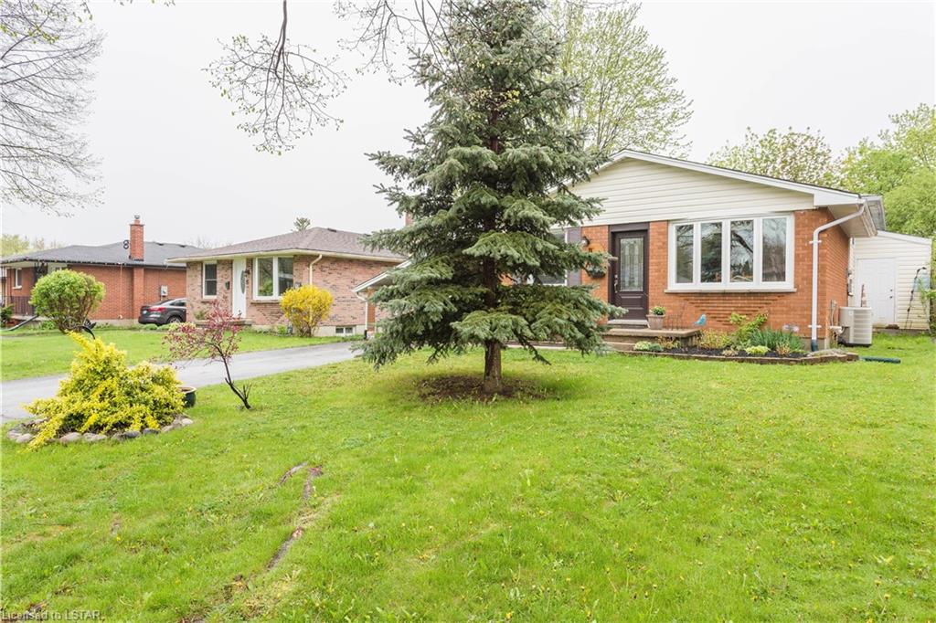 Westminster; 3 Bed + Den, 1.5 Bath Home - Image 4