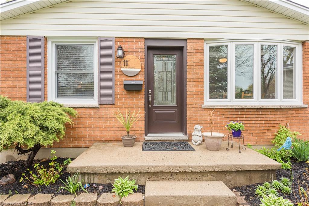 Westminster; 3 Bed + Den, 1.5 Bath Home - Image 3