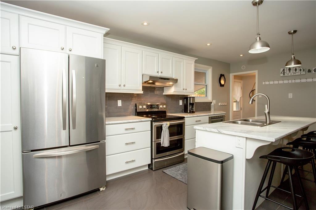 Westminster; 3 Bed + Den, 1.5 Bath Home - Image 15