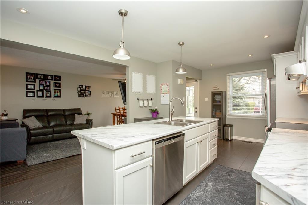 Westminster; 3 Bed + Den, 1.5 Bath Home - Image 12