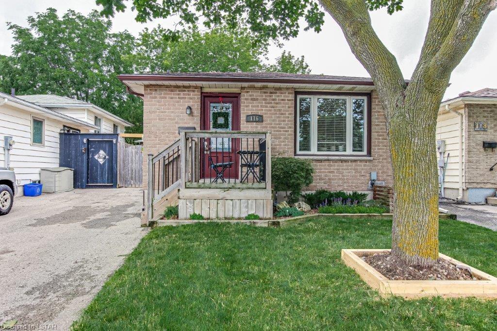 White Oaks; 3 Bed + Den, 2 Bath Home - Image 2