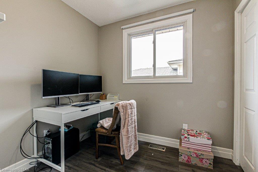 White Oaks; 3 Bed + Den, 2 Bath Home - Image 11