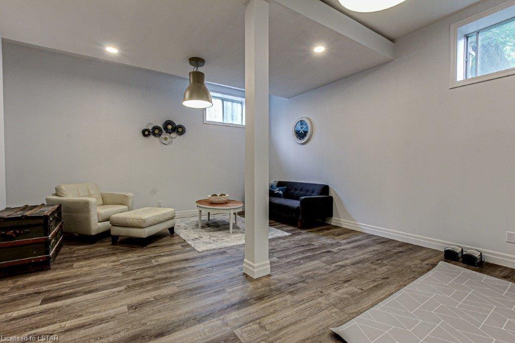 White Oaks; 3 Bed + Den, 2 Bath Home - Image 15