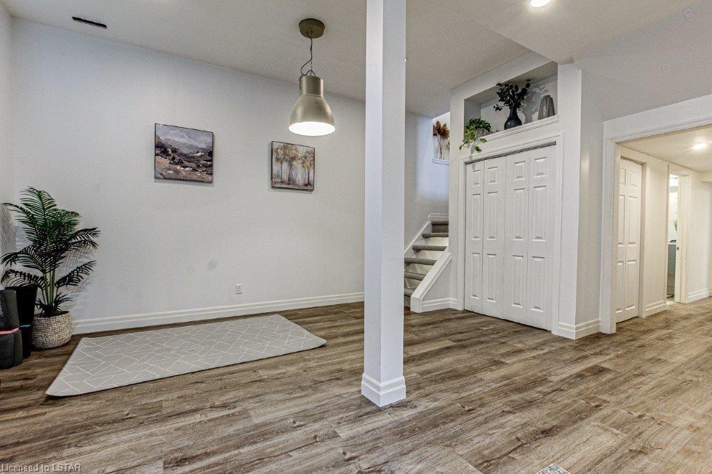 White Oaks; 3 Bed + Den, 2 Bath Home - Image 13