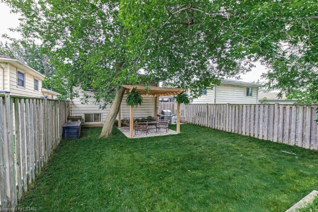 White Oaks; 3 Bed + Den, 2 Bath Home - Image 21