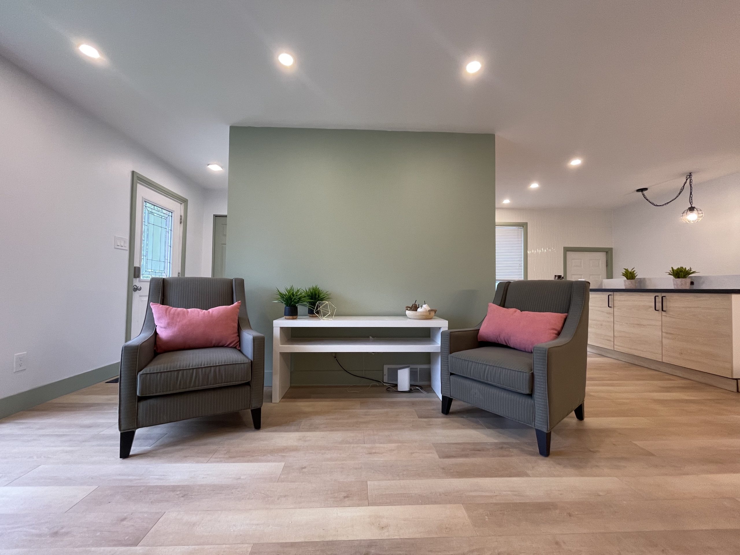 Fanshawe; Fleming Dr; 5 Bed, 2 Bath Home - Image 2