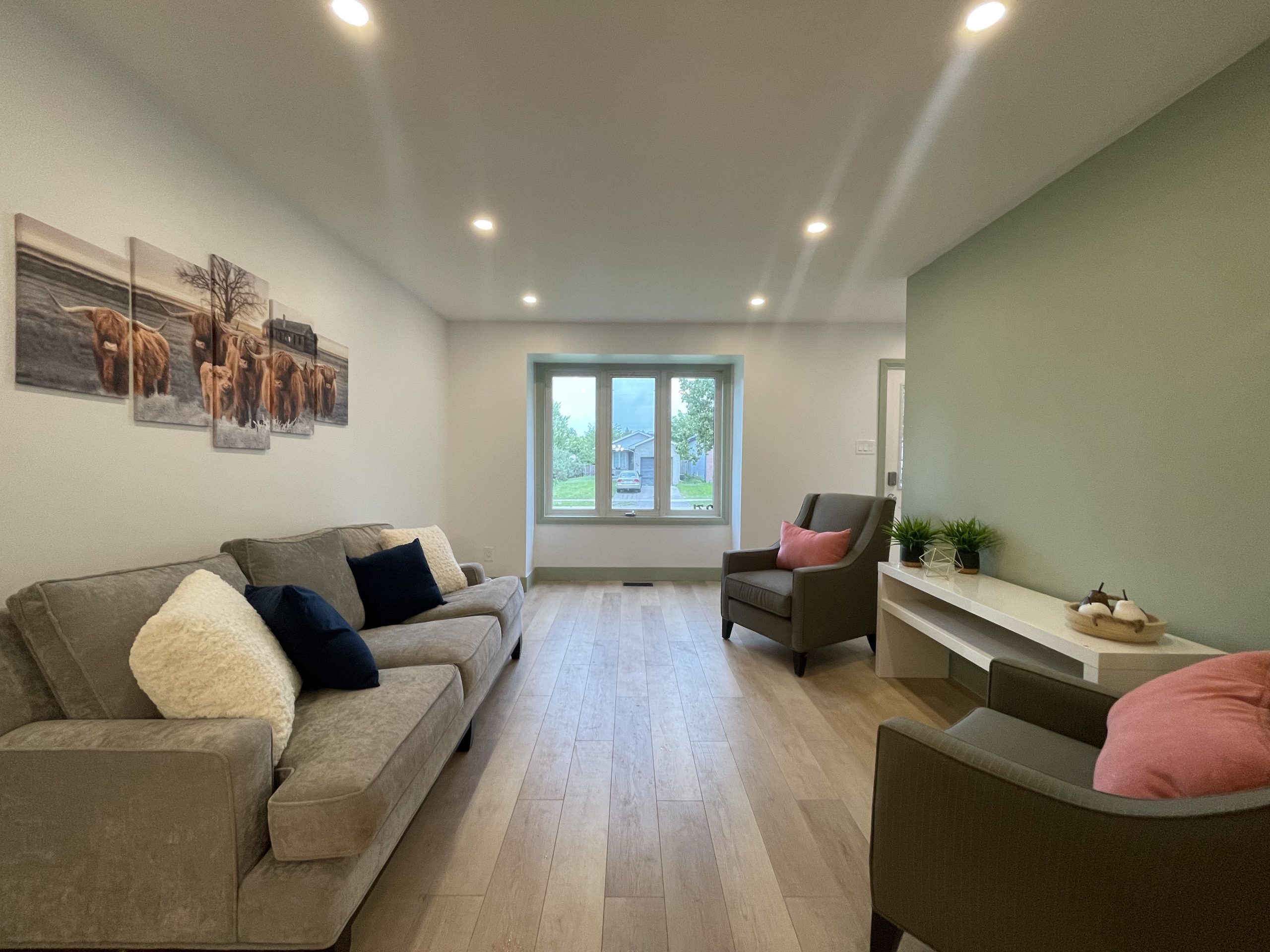 Fanshawe; Fleming Dr; 5 Bed, 2 Bath Home - Image 3