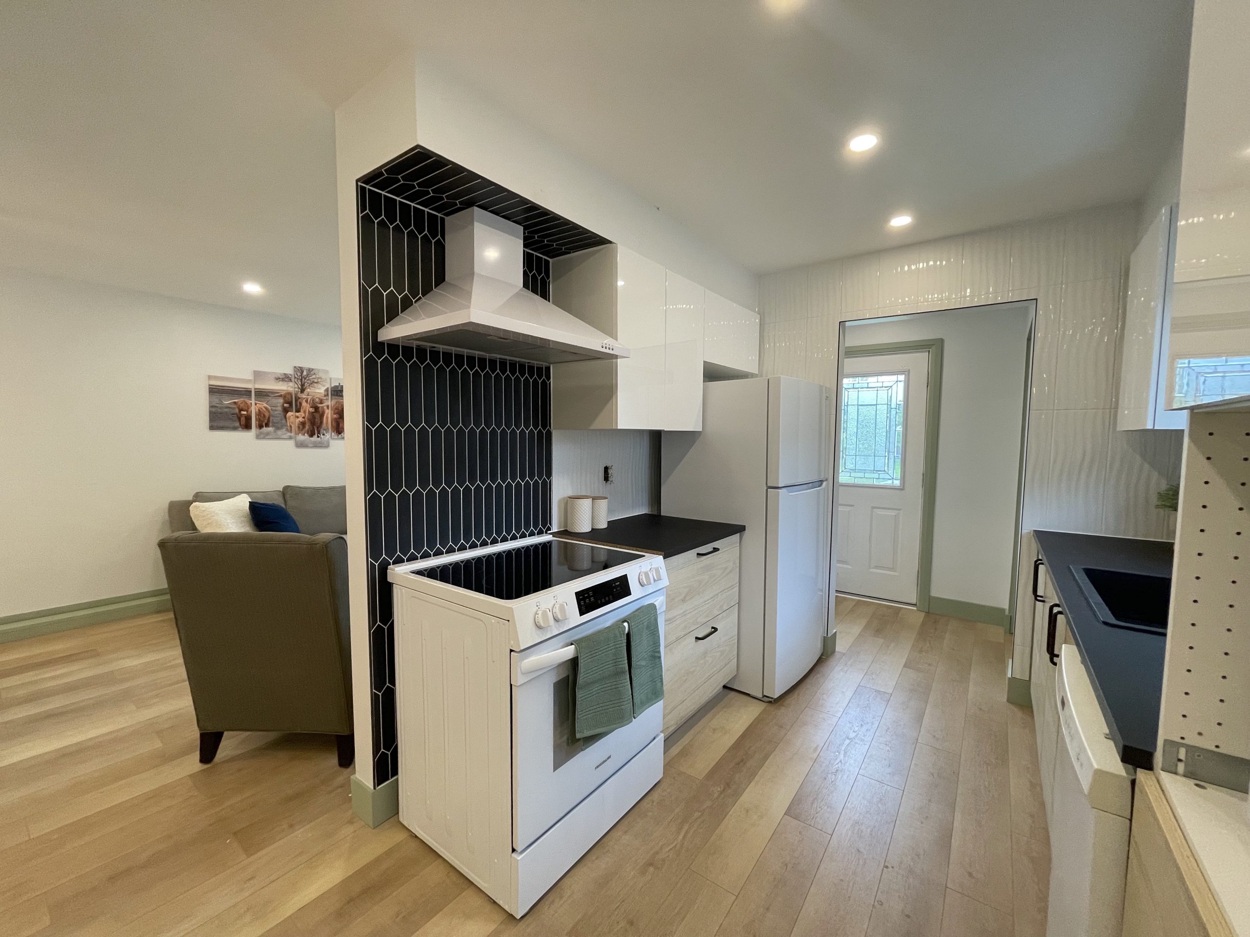 Fanshawe; Fleming Dr; 5 Bed, 2 Bath Home - Image 8