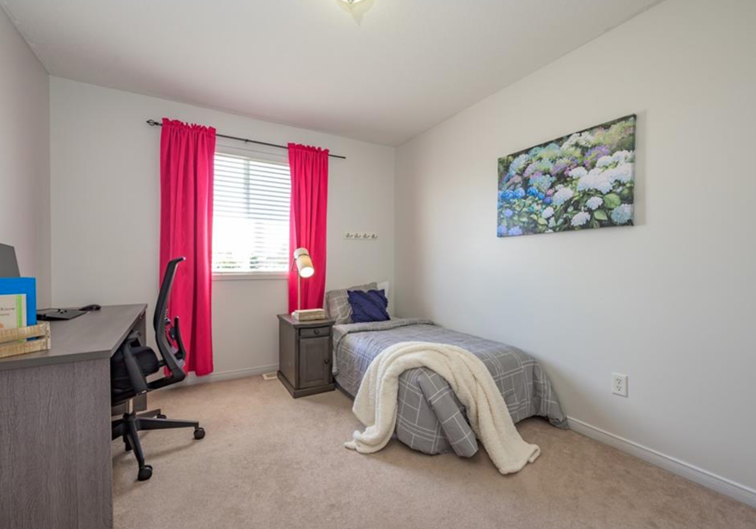 Stoney Creek; 4 Bed, 2 Bath Home - Image 16