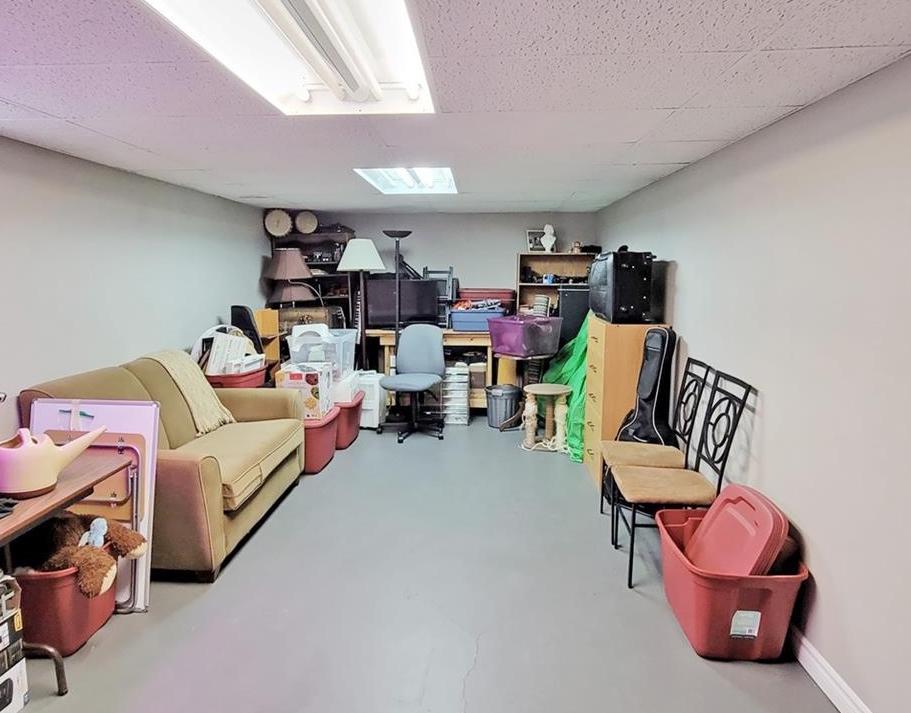 St. Thomas; 3 Bed + Den, 2 Bath Home - Image 16