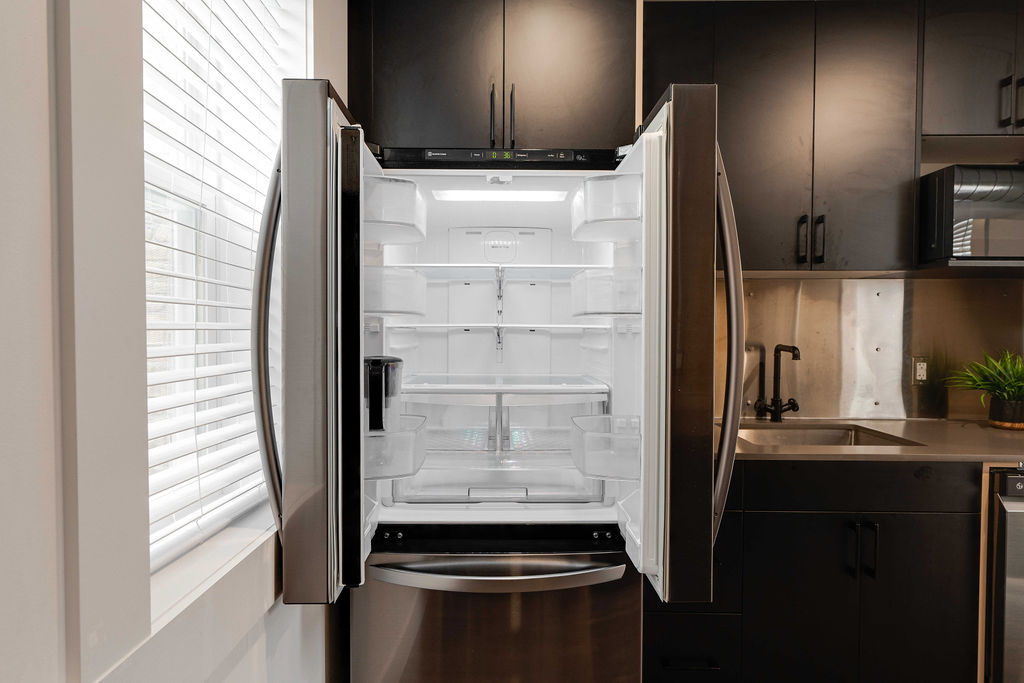 Old South: 2 Bedroom Century Apartment Unit 5 - Image 4