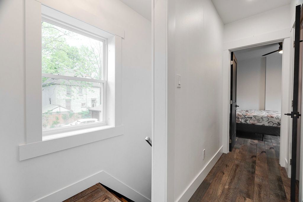 Old South: 2 Bedroom Century Apartment Unit 5 - Image 13