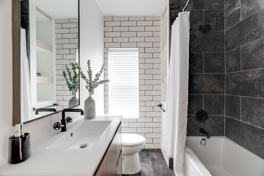 Old South: 2 Bedroom Century Apartment Unit 5 - Image 21