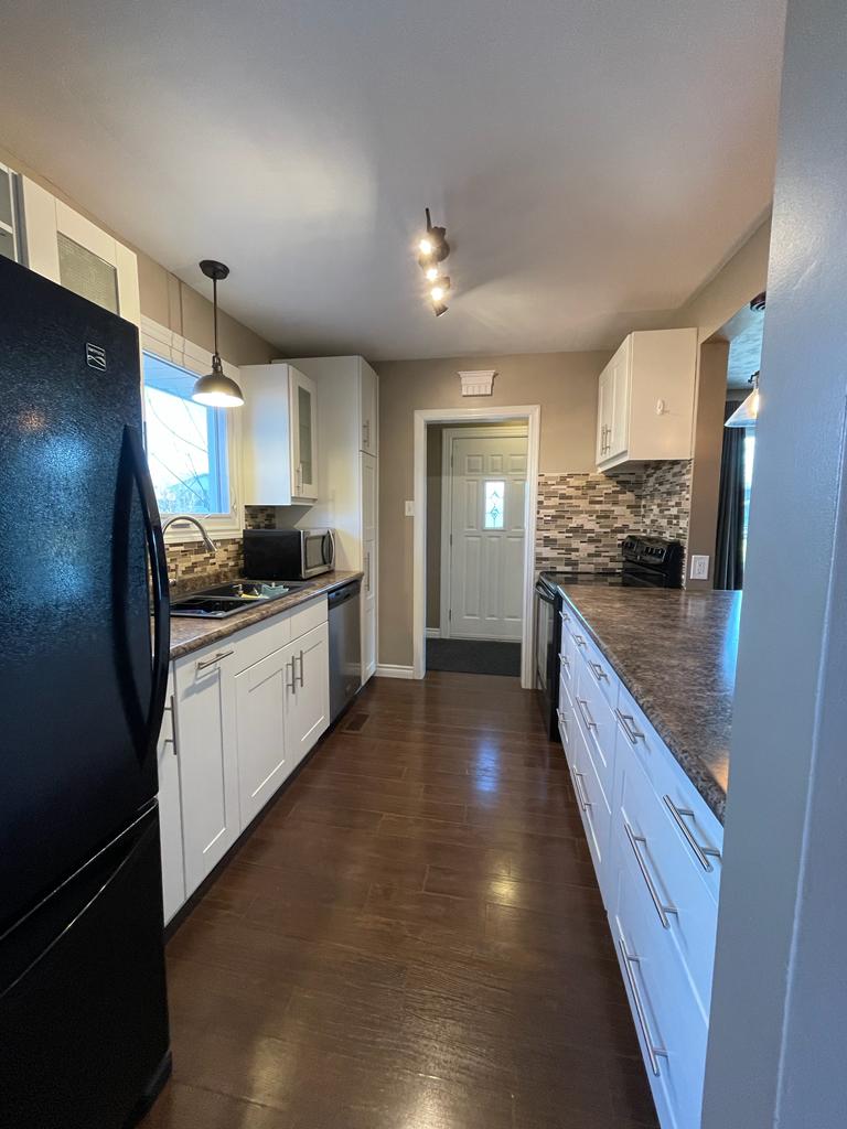 St. Thomas; 3 Bed + Den, 2 Bath Home - Image 5