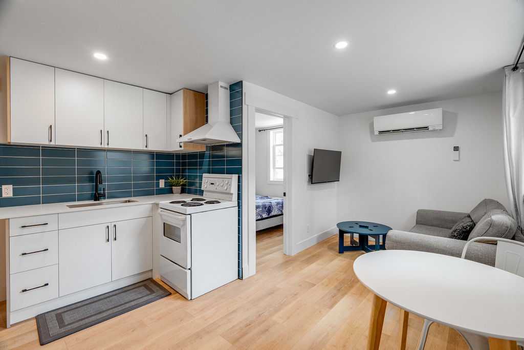 Old South: 1 Bedroom Century Apartment Unit 7 - Image 8