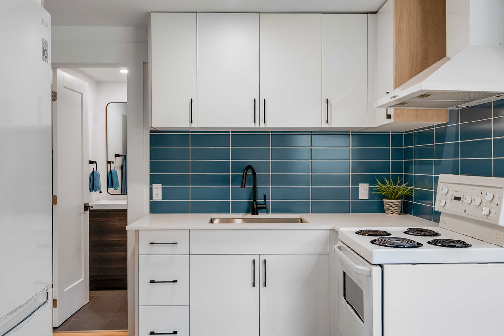 Old South: 1 Bedroom Century Apartment Unit 7 - Image 3