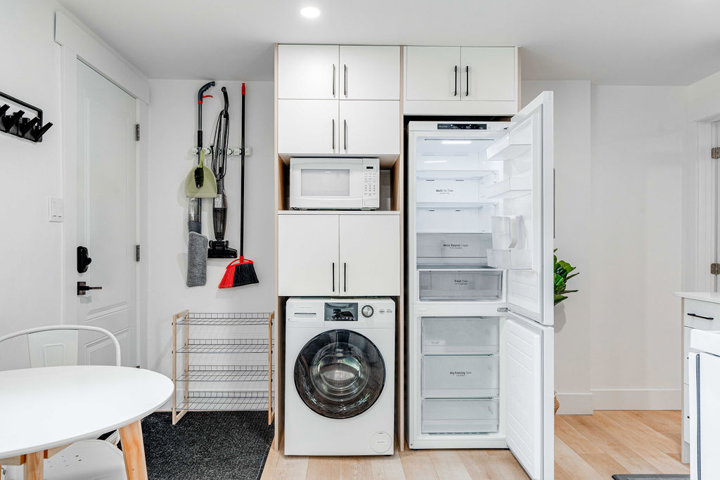 Old South: 1 Bedroom Century Apartment Unit 7 - Image 5