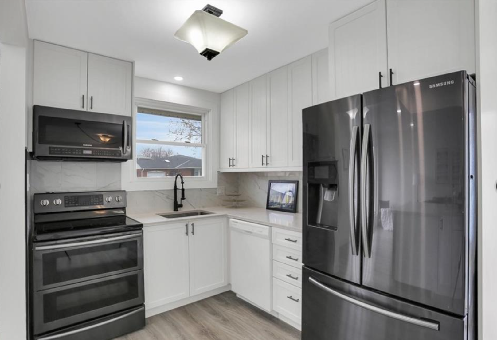 Westminster; 3 Bed + Den, 2 Bath Home - Image 3