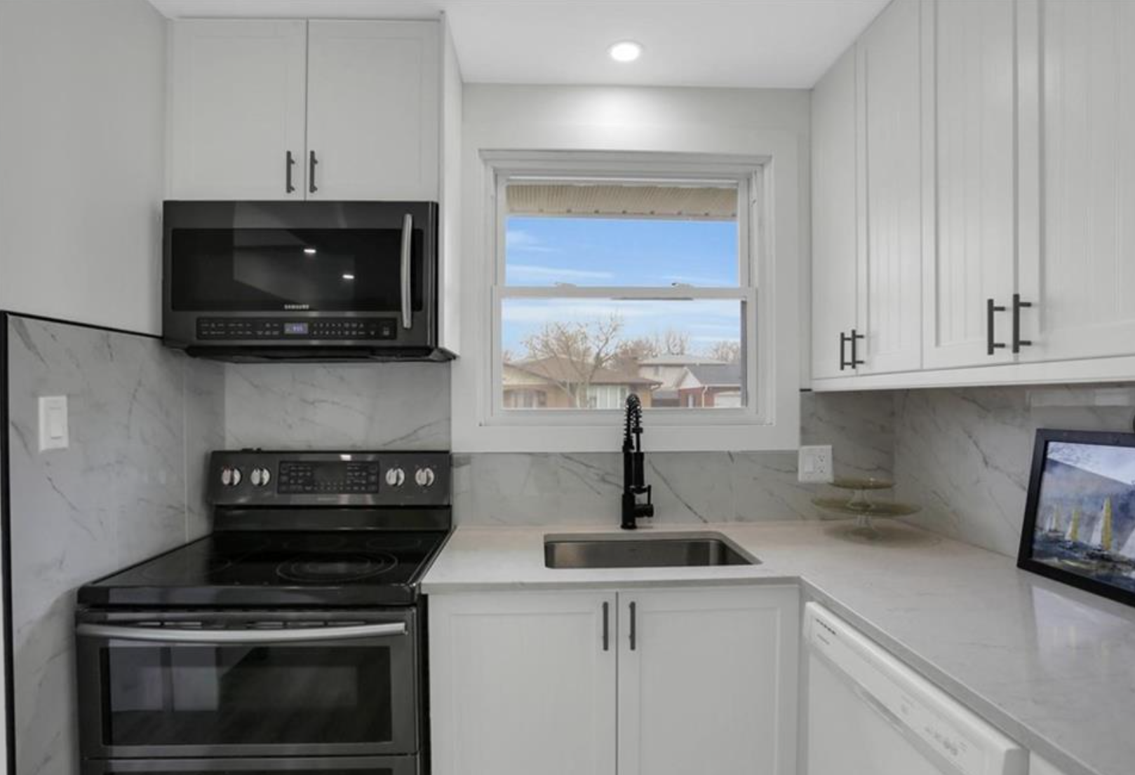 Westminster; 3 Bed + Den, 2 Bath Home - Image 4