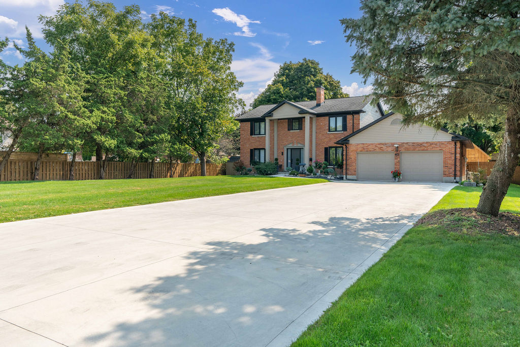 Lambeth Estates: 2 Bedroom Lower Apartment - Image 20