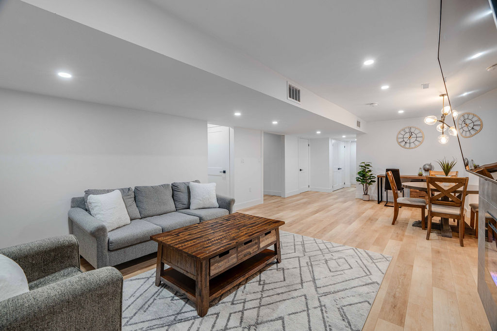 Lambeth Estates: 2 Bedroom Lower Apartment - Image 3