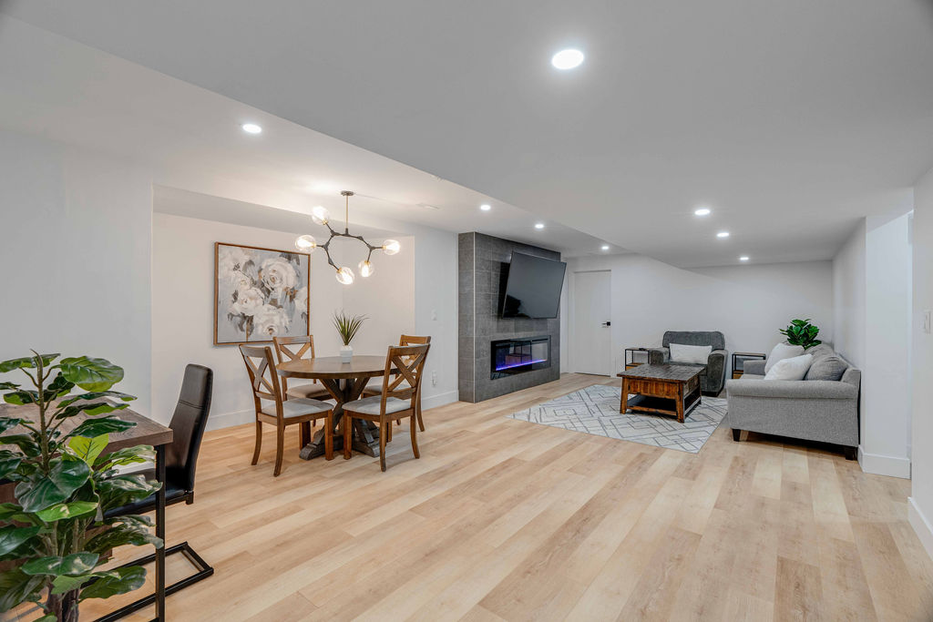 Lambeth Estates: 2 Bedroom Lower Apartment - Image 4