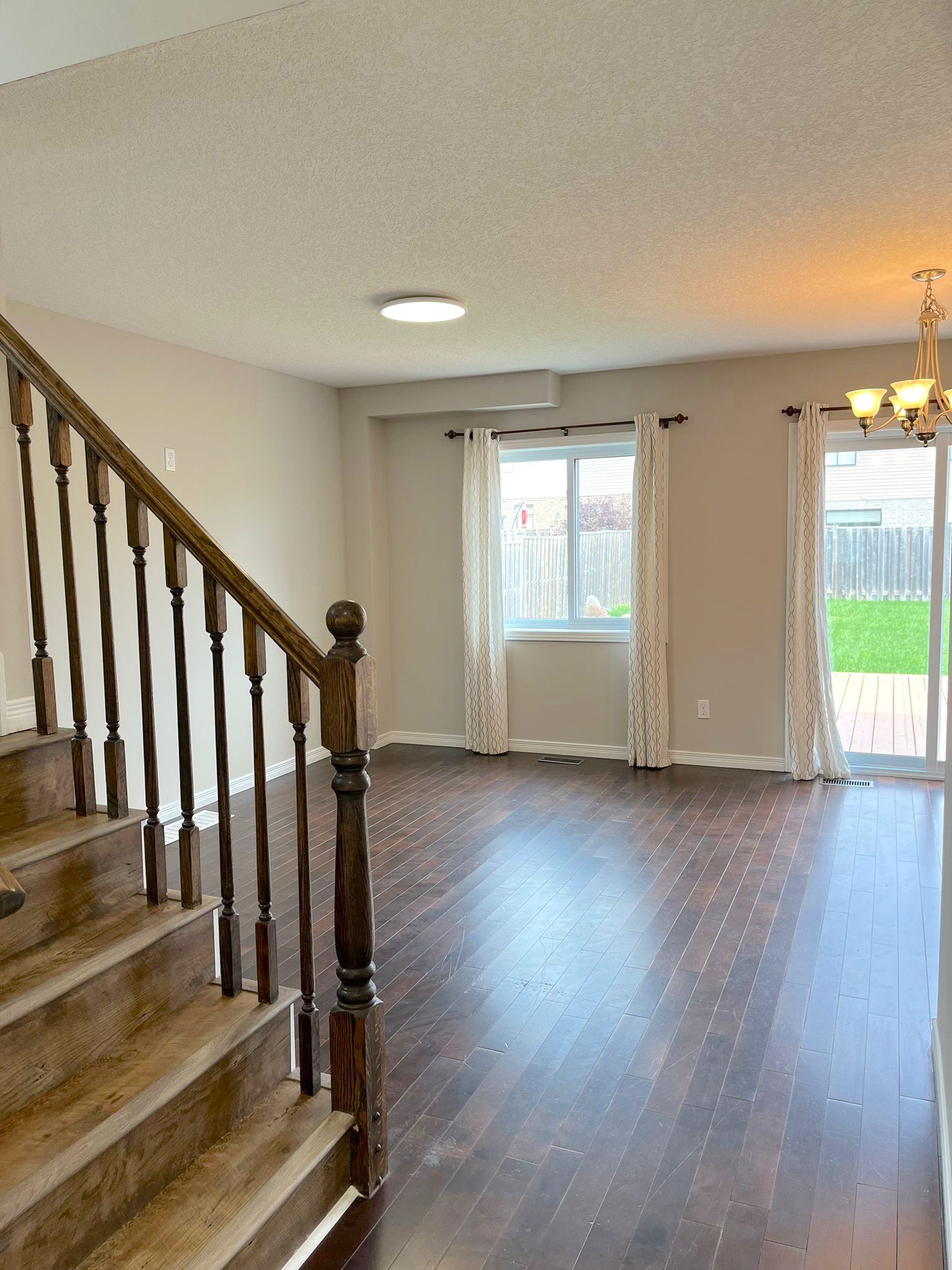 Oak Crossing; 3 Beds, 2.5 Baths Home - Image 6