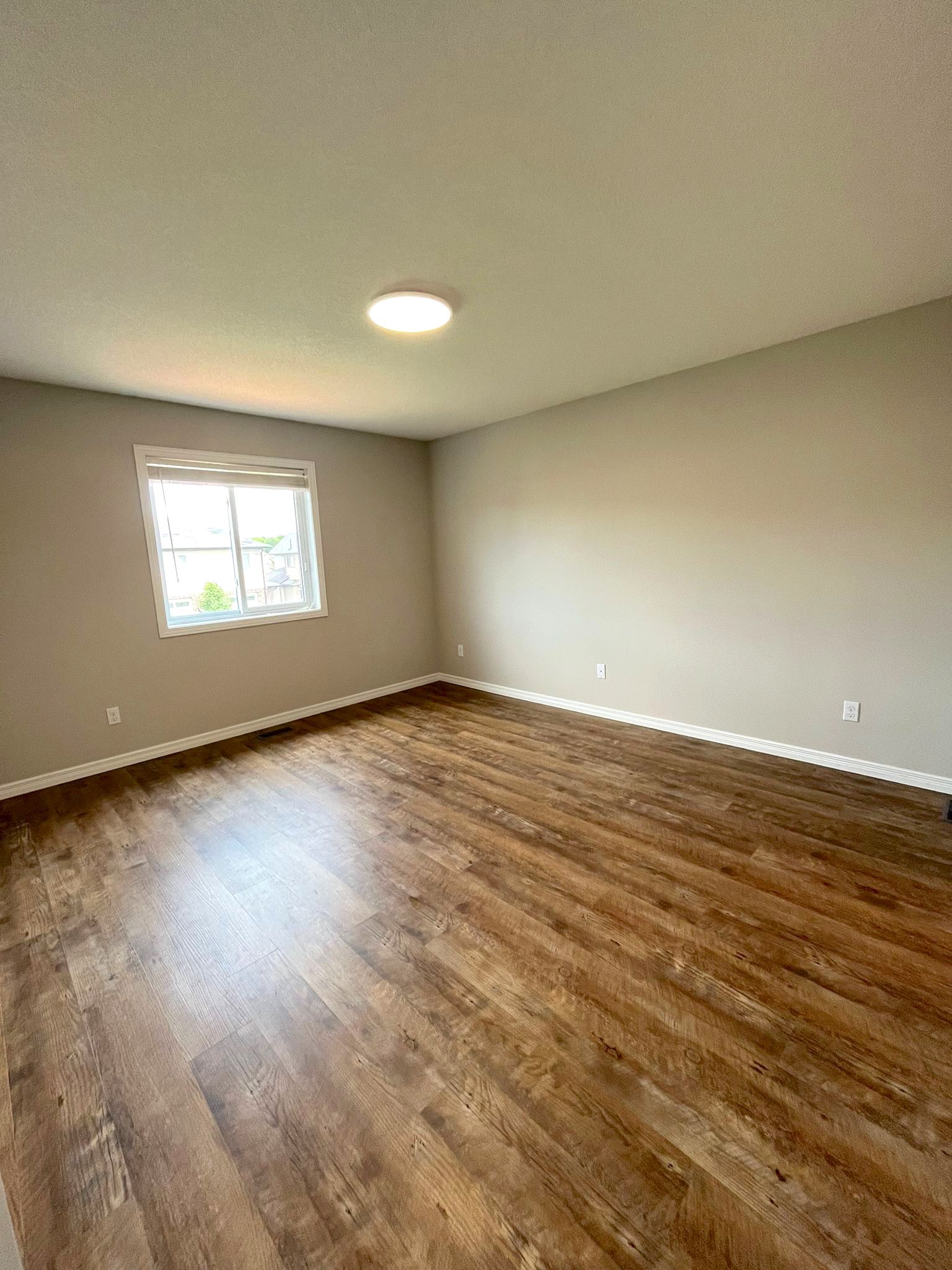 Oak Crossing; 3 Beds, 2.5 Baths Home - Image 15