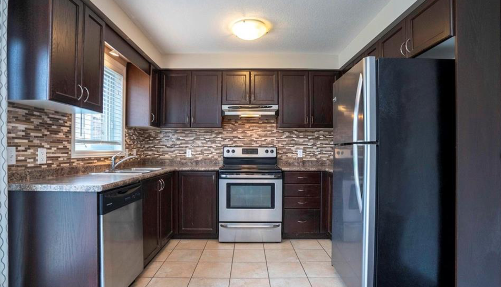 Oak Crossing; 3 Beds, 2.5 Baths Home - Image 9