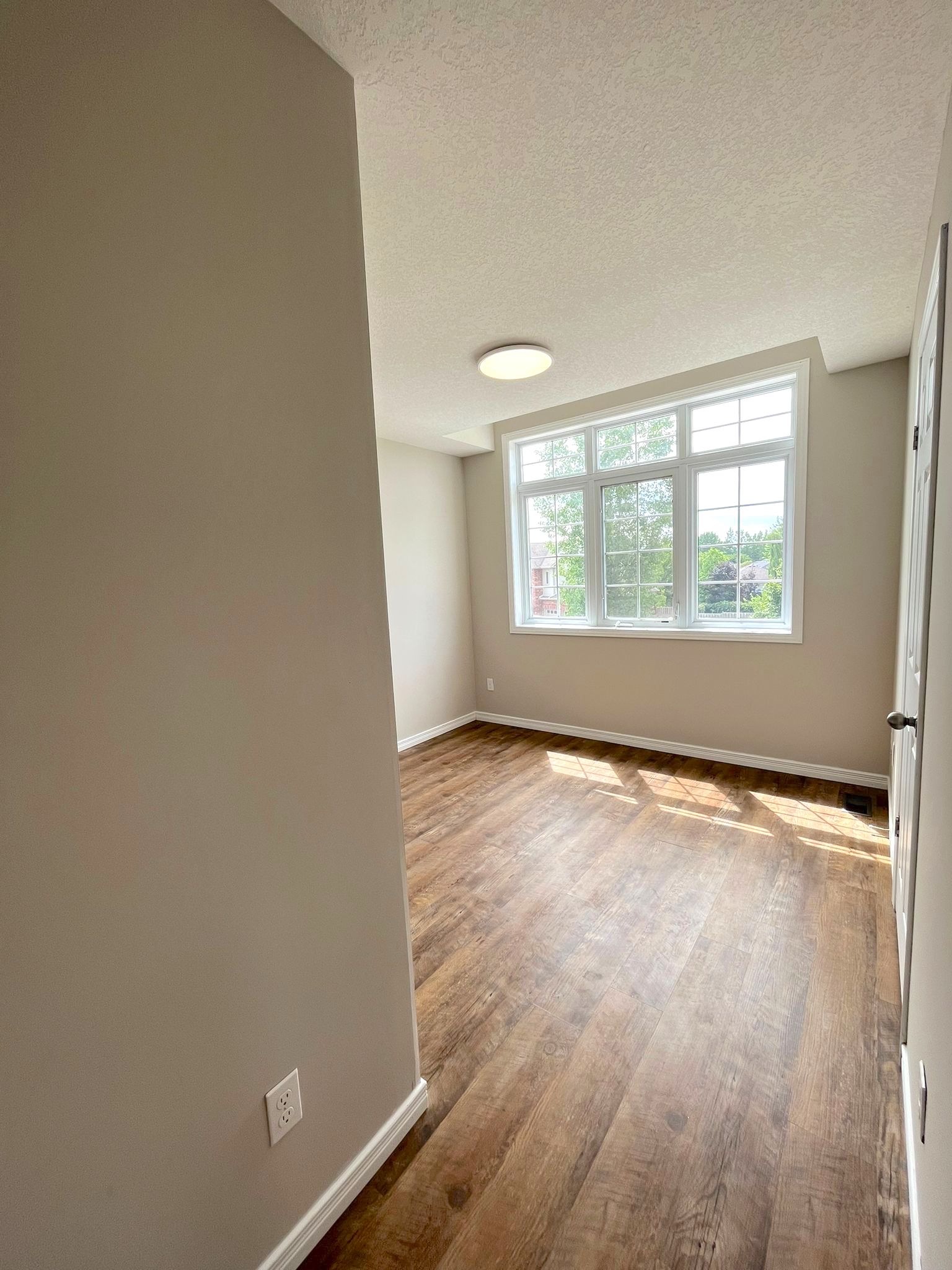 Oak Crossing; 3 Beds, 2.5 Baths Home - Image 19