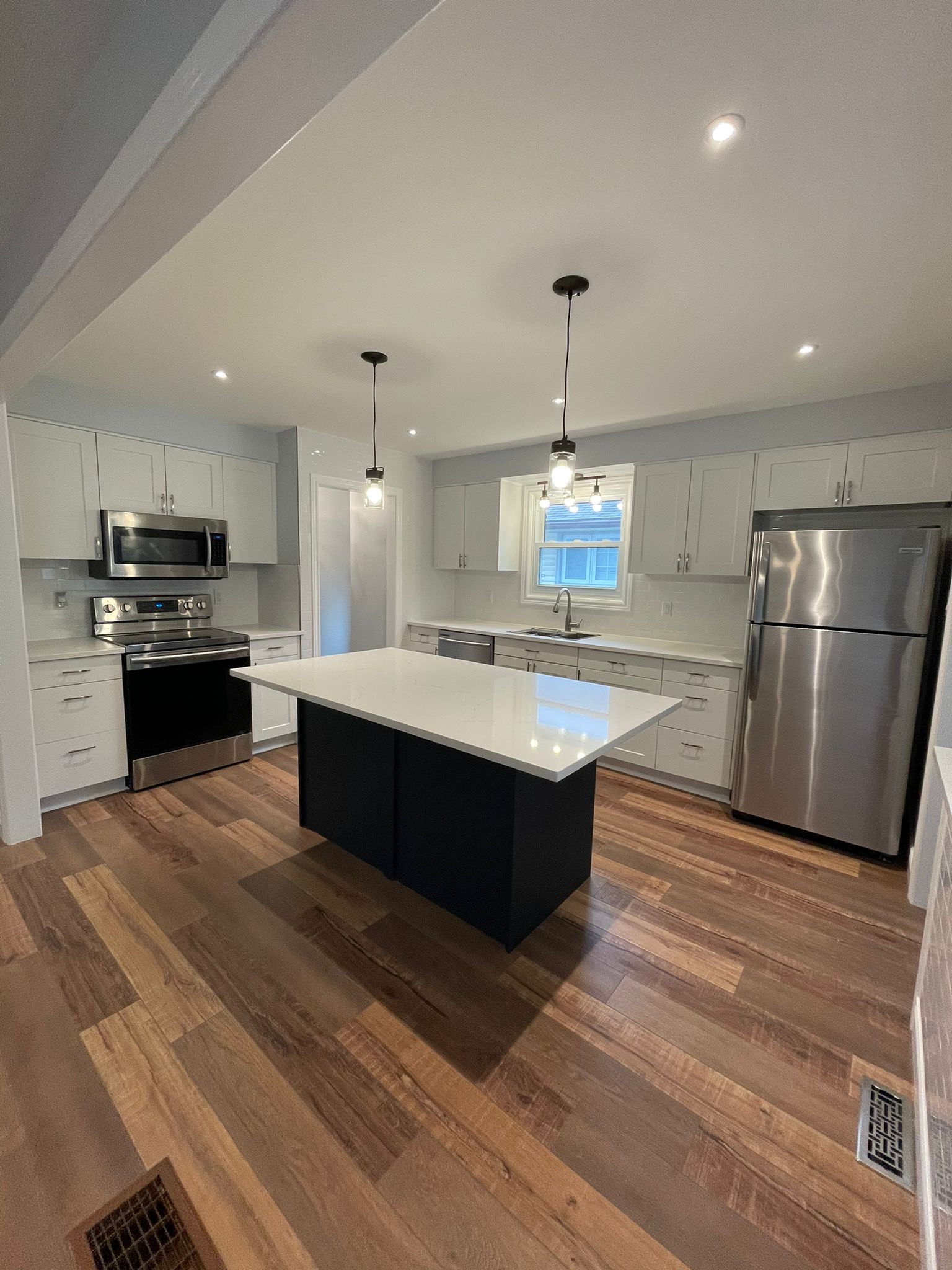 Westminster; 6 Bed, 2 Bath Home - Image 6