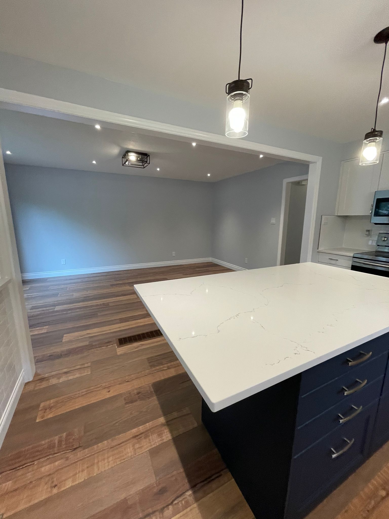 Westminster; 6 Bed, 2 Bath Home - Image 11