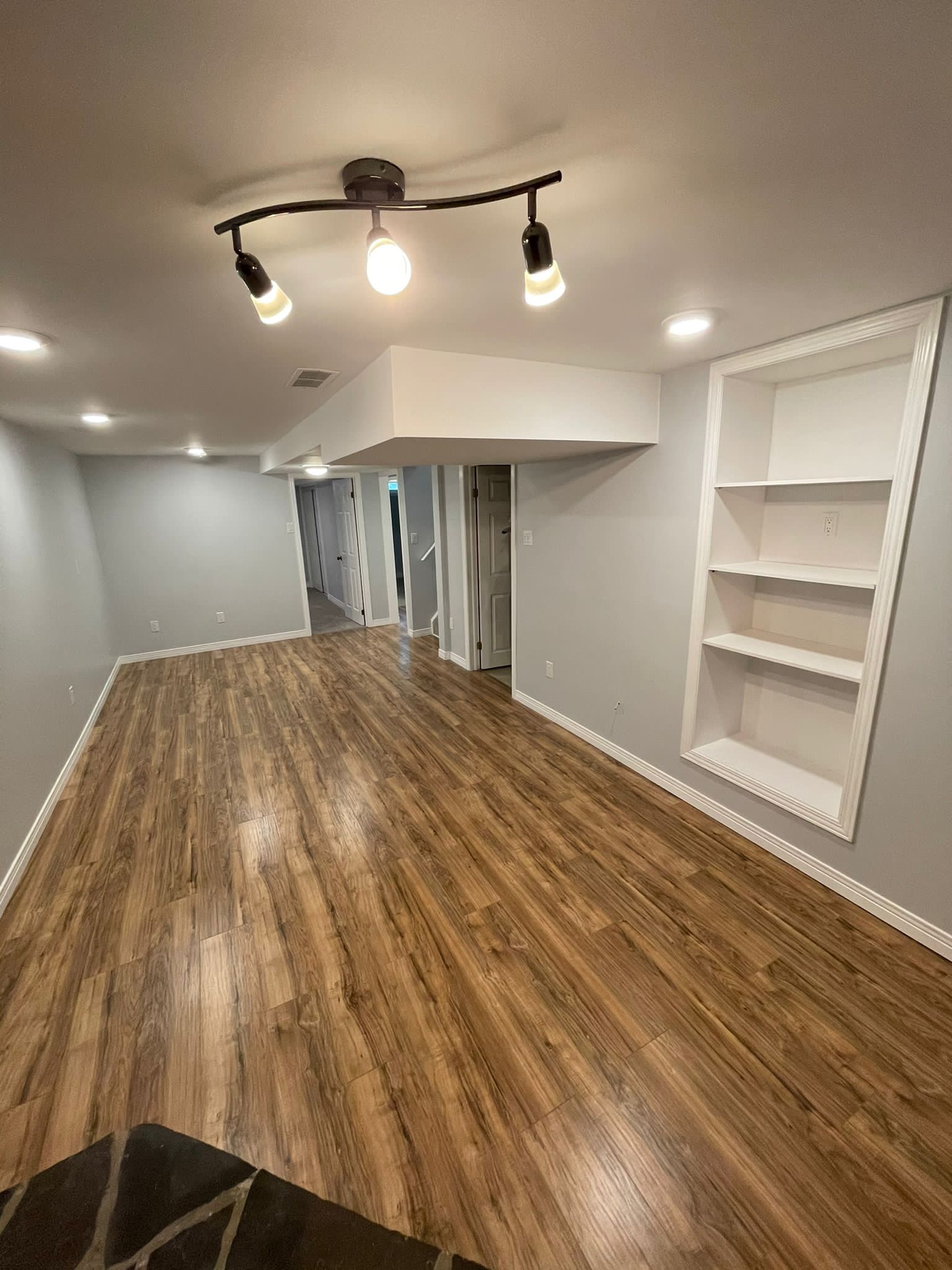 Westminster; 6 Bed, 2 Bath Home - Image 23