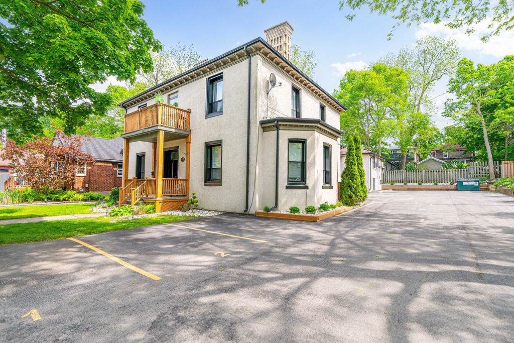 Old South: 1-Bedrooms Century Apartment Unit 9 - Image 15