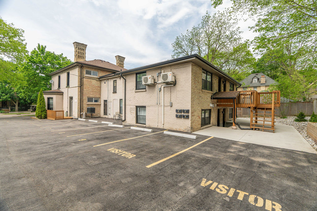 Old South: 1-Bedrooms Century Apartment Unit 9 - Image 16