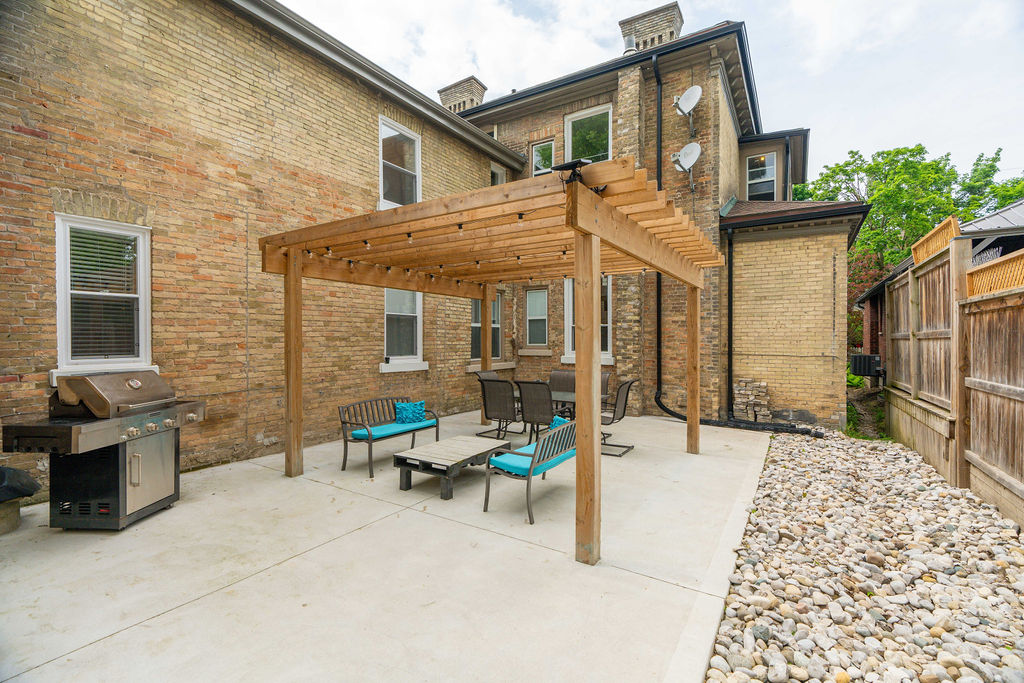 Old South: 1-Bedrooms Century Apartment Unit 9 - Image 22