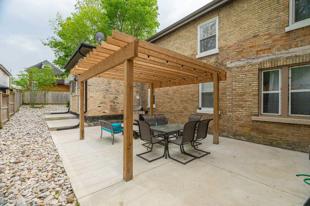 Old South: 1-Bedrooms Century Apartment Unit 9 - Image 23